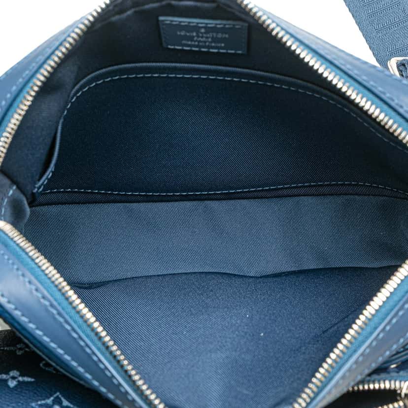 Louis Vuitton Monogram Gradient Trio Messenger Blue Canvas Very good condition - Model View