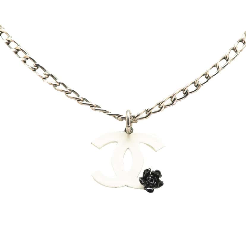 Chanel Silver Plated Resin CC Camellia Charm Necklace Silver Brass Good condition - Front View