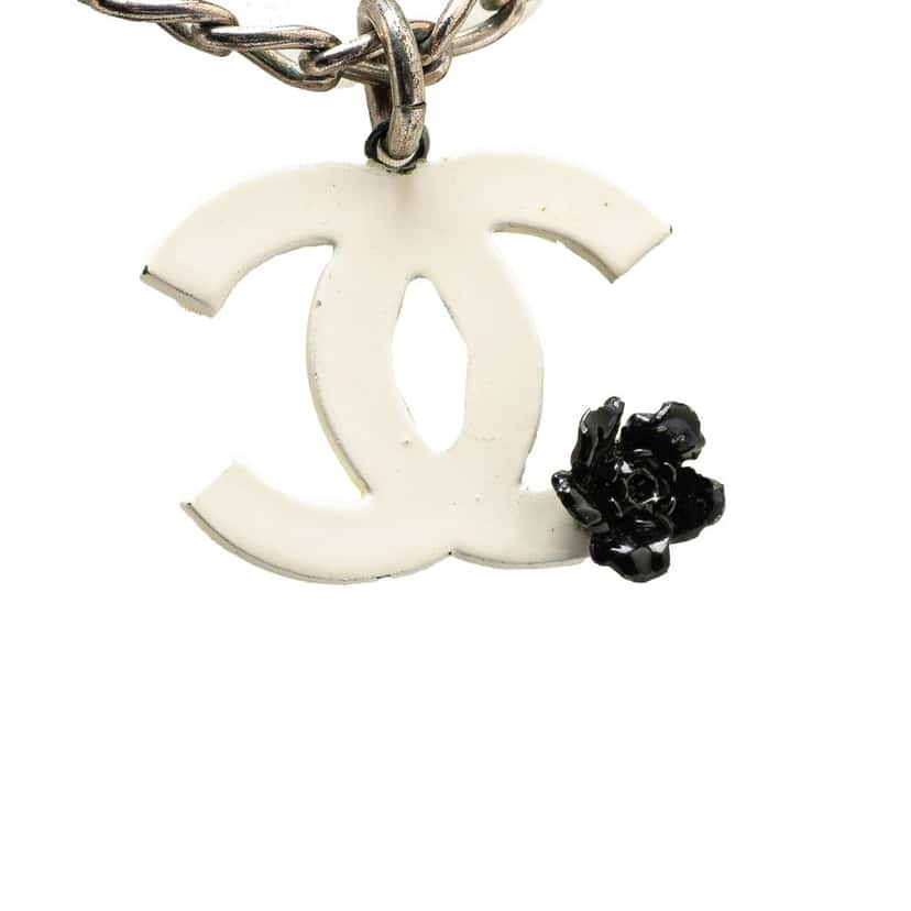 Chanel Silver Plated Resin CC Camellia Charm Necklace Silver Brass Good condition - Model View