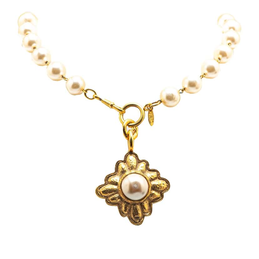 Chanel Gold Plated Faux Pearl Necklace Gold Metal Good condition - Front View