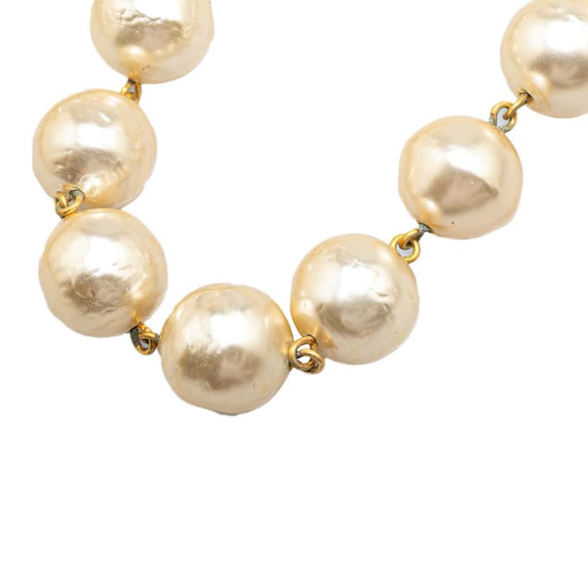 Chanel Gold Plated Faux Pearl Necklace Gold Metal Good condition - Box View