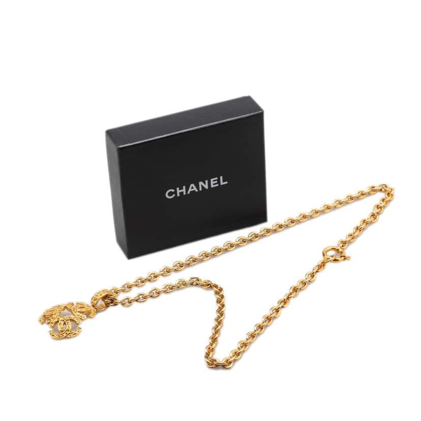 Chanel Gold Plated Triple CC Pendant Necklace Gold Metal Good condition - Box View