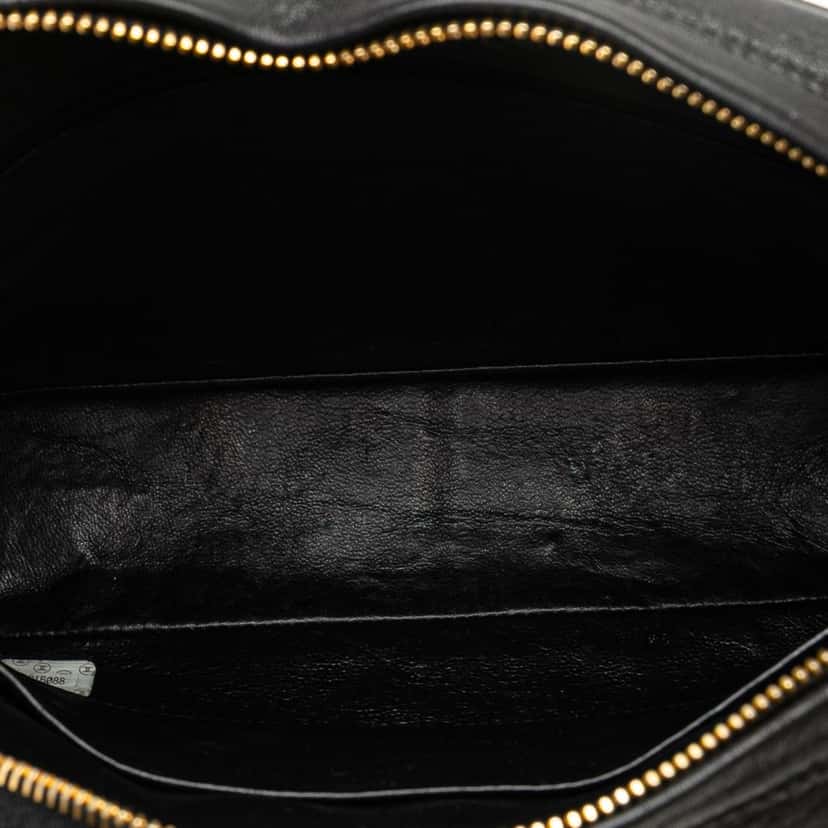 Chanel Small CC Quilted Lambskin Tassel Flap Camera Bag Black Leather Good condition - Model View