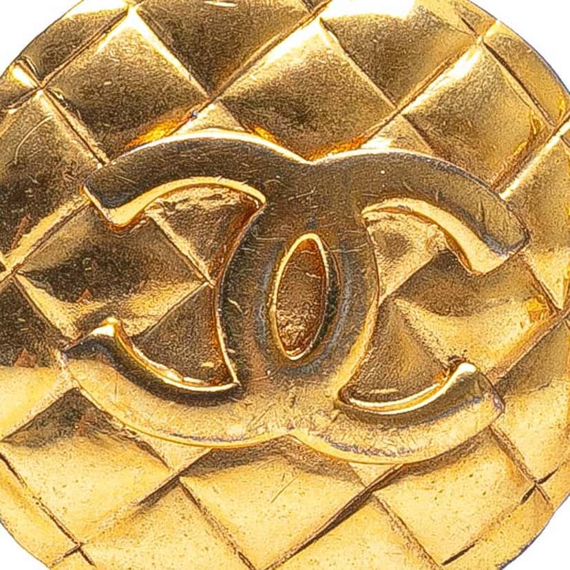 Chanel Gold Plated CC Quilted Clip on Earrings Gold Metal Good condition - Inside View