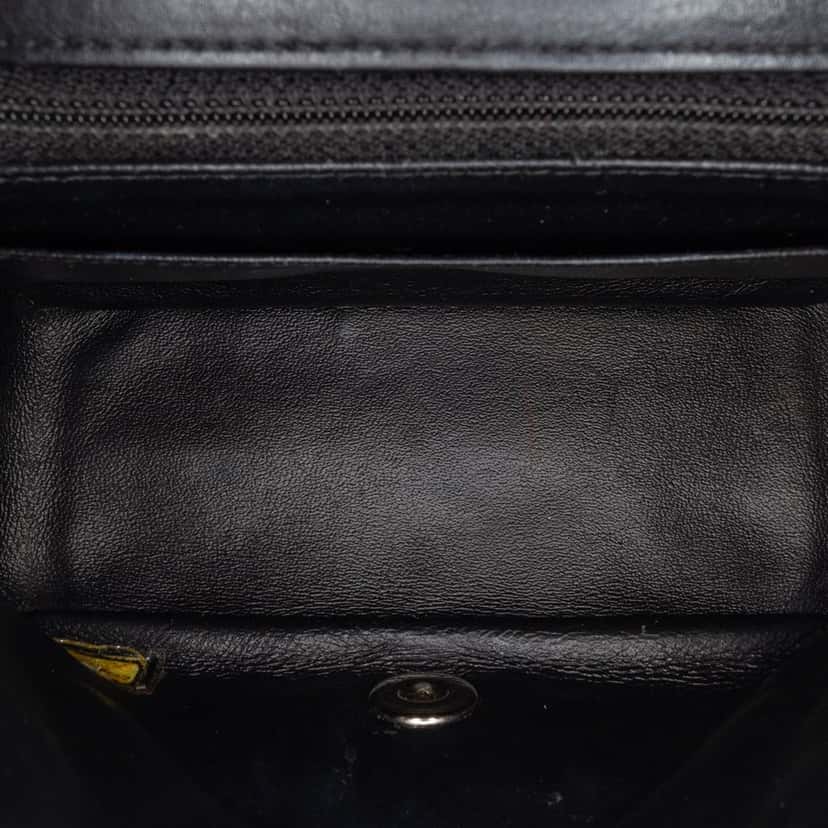 Chanel Mini Square Classic Patent Single Flap Black Leather Good condition - Model View