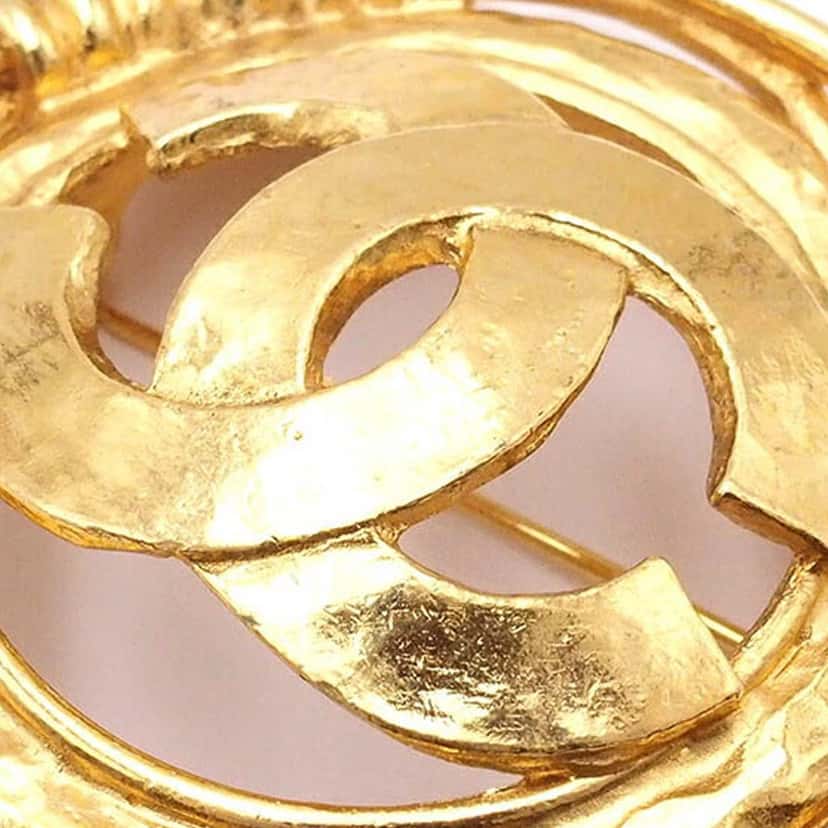Chanel Gold Plated CC Brooch Gold Metal Good condition - Model View