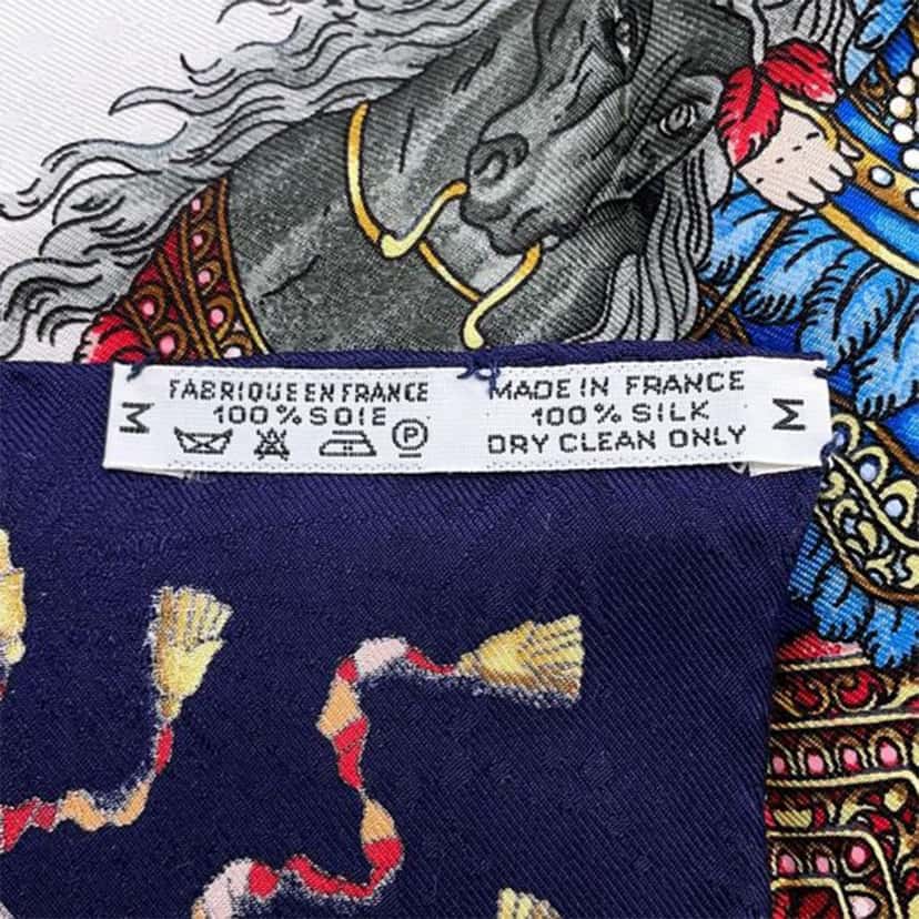 Hermès Les Fetes Du Roi Soleil Silk Scarf White Silk Good condition - Model View