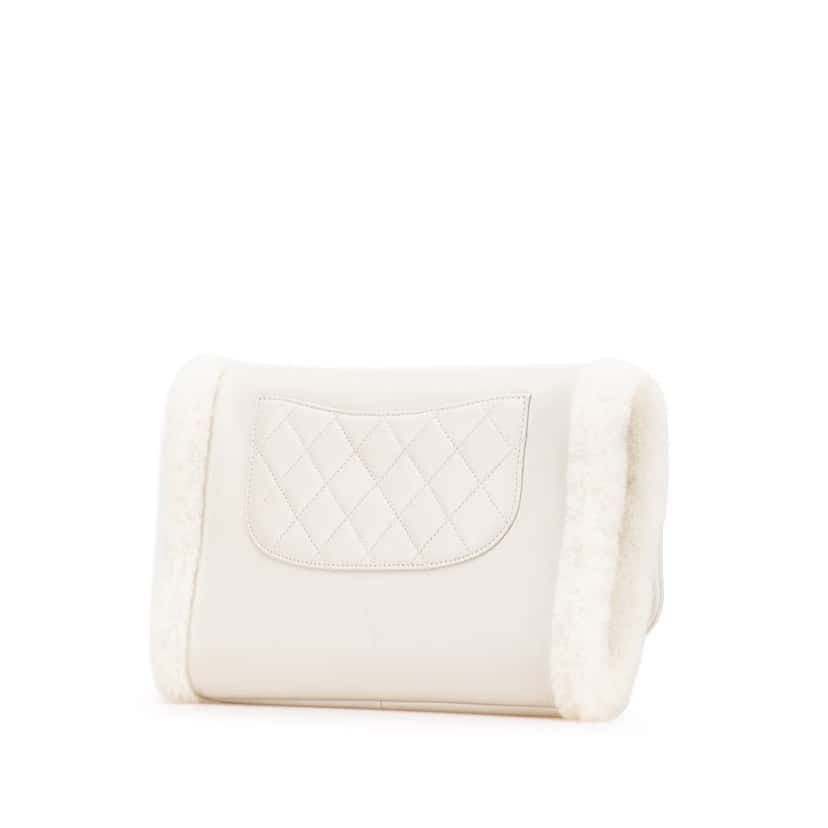 Chanel Quilted Lambskin and Shearling CC Muff Flap White Leather Good condition - Back View