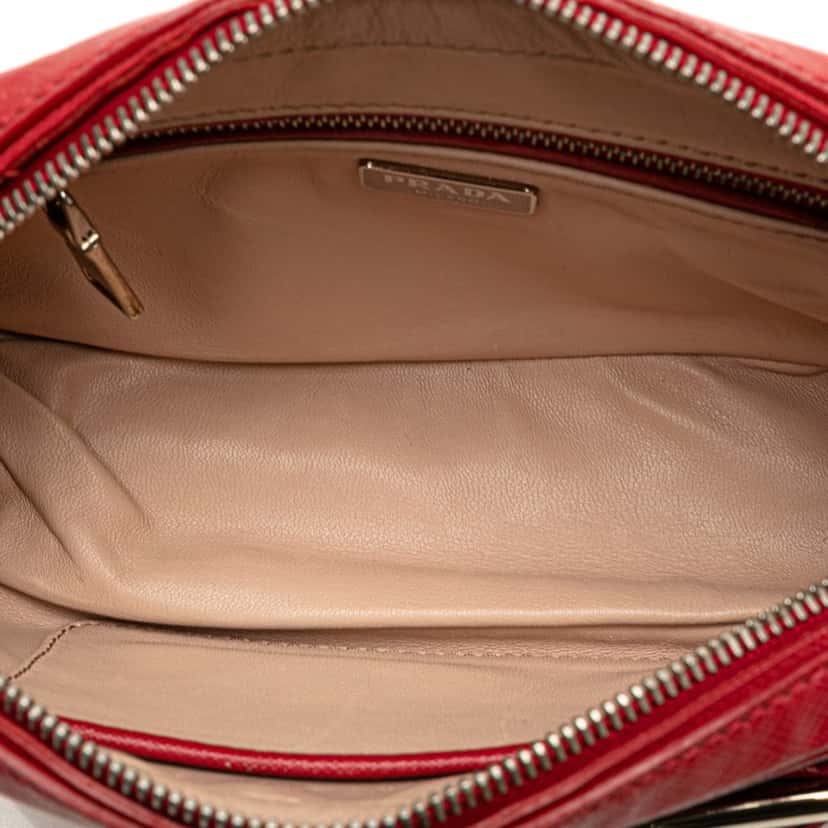 Prada Saffiano Buckle Camera Bag Red Leather Good condition - Model View