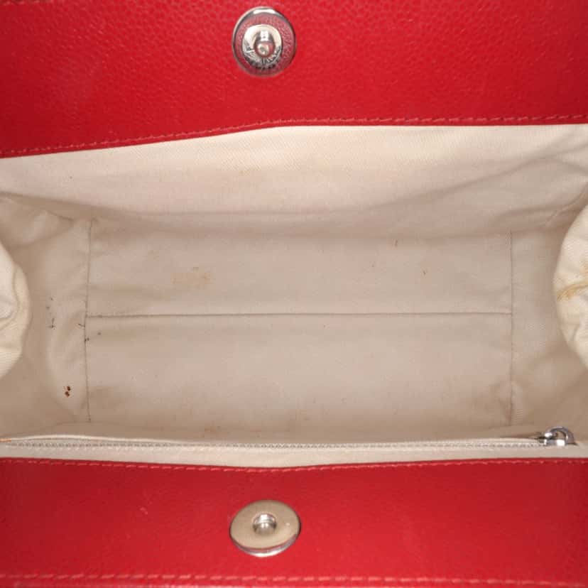 Chanel CC Quilted Caviar Frame Shopping Tote Red Leather Good condition - Model View
