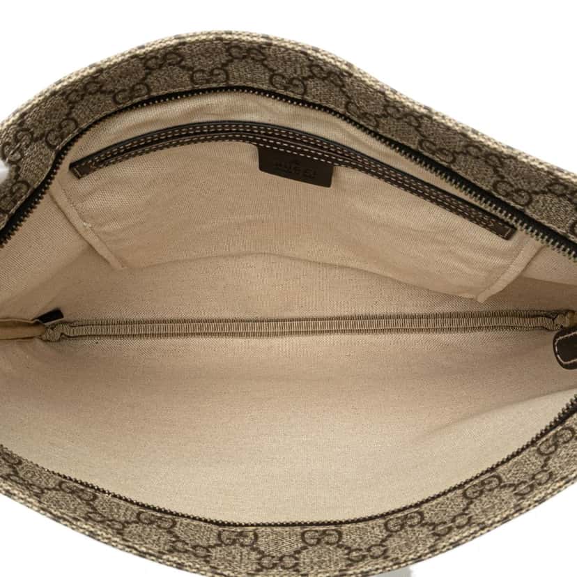 Gucci GG Supreme Crossbody Brown Canvas Very good condition - Model View