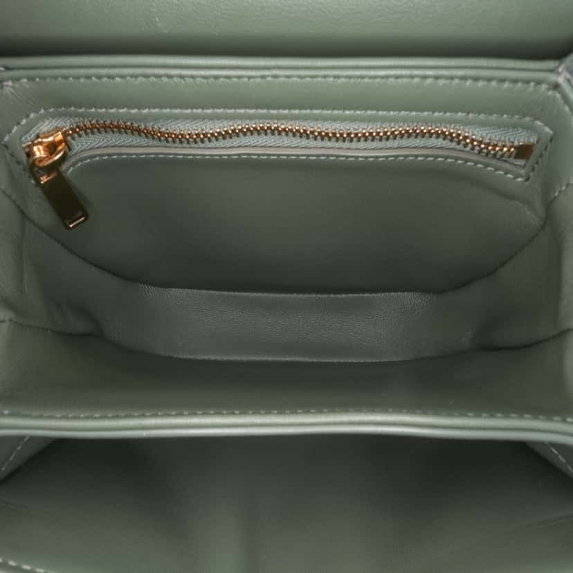 Celine Teen Shiny Calfskin Triomphe Besace Clea Chain Crossbody Green Leather Good condition - Model View