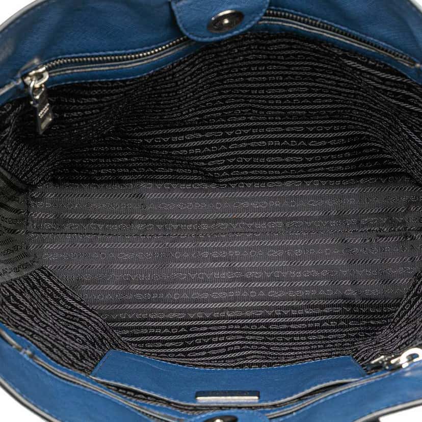 Prada Saffiano Soft Tote Blue Leather Good condition - Model View