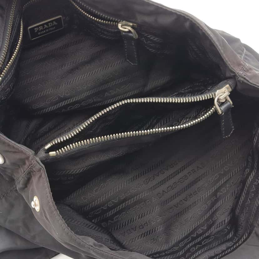 Prada Tessuto Tote Black Good condition - Model View
