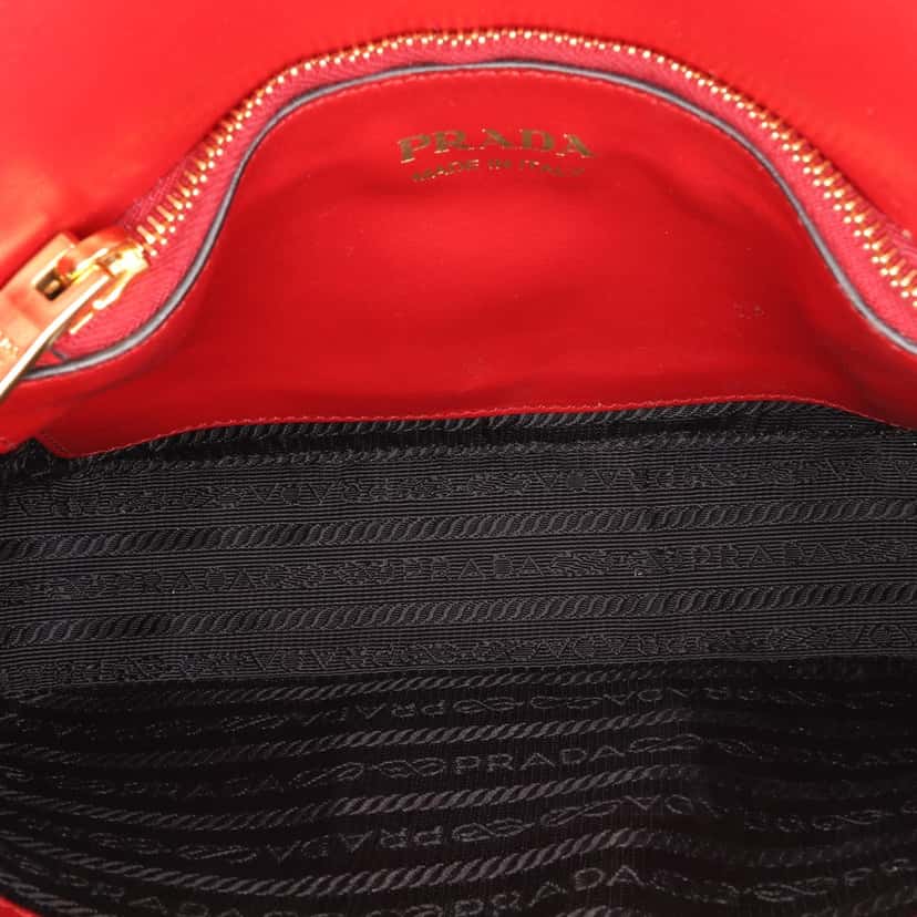 Prada Saffiano Lux Embleme Satchel Red Leather Good condition - Model View