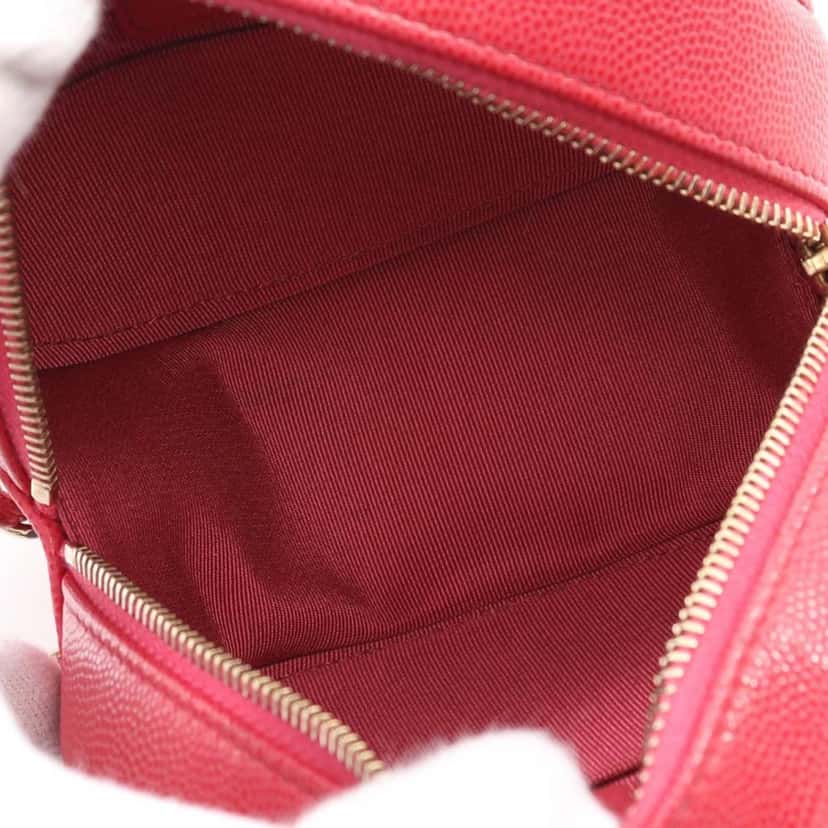 Chanel Quilted Caviar Round Clutch With Chain Red Leather Good condition - Inside View