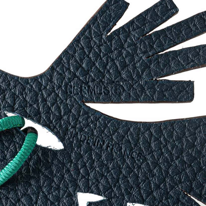 Hermès Petit H Pine Cone Bag Charm Purple Leather Good condition - Inside View