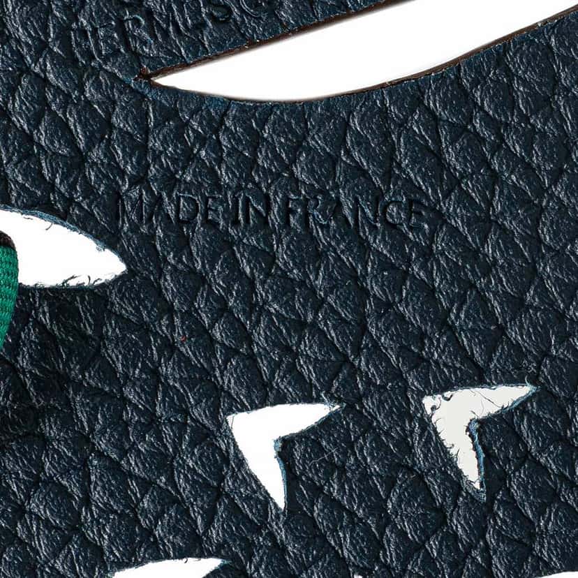 Hermès Petit H Pine Cone Bag Charm Purple Leather Good condition - Model View