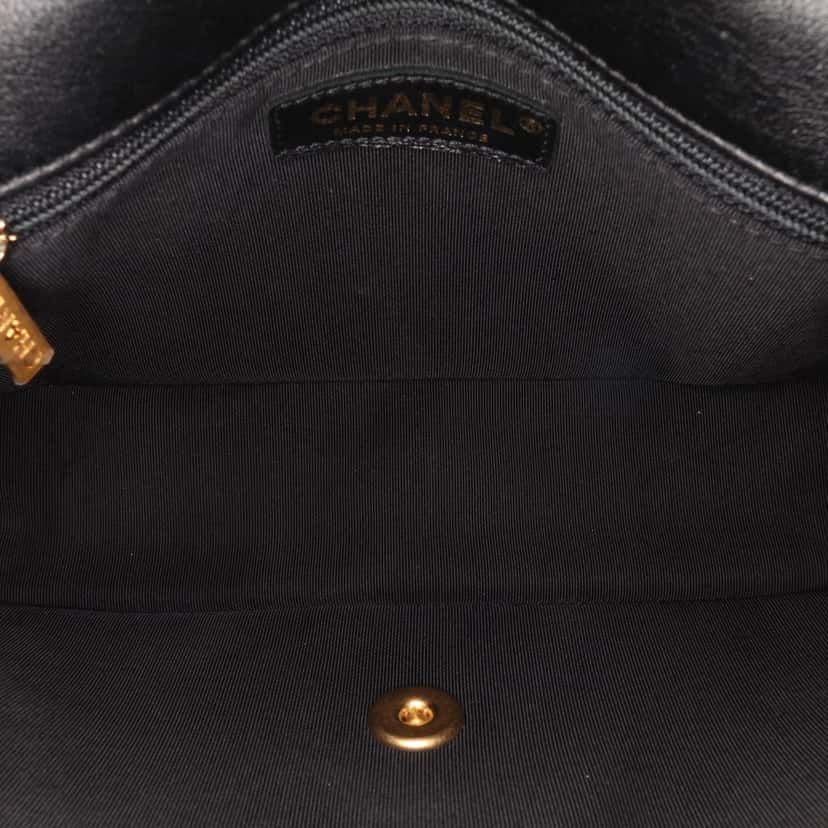 Chanel Paris Cosmopolite Small Bicolor Textured Lambskin Flap Black Leather Good condition - Model View
