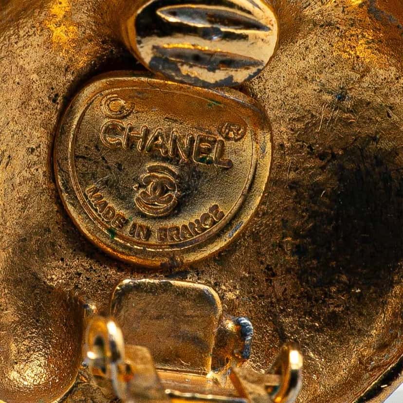 Chanel Gold Plated Logo Clip On Earrings Gold Metal Good condition - Inside View