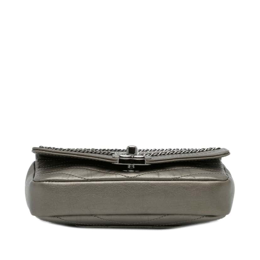 Chanel Small Chevron Data Center Envelope Flap Bag Gold Leather Very good condition - Box View