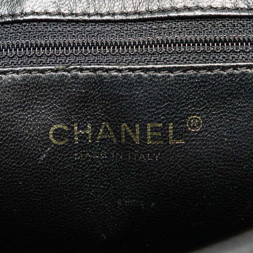 Chanel Caviar Medallion Tote Black Leather Good condition - Box View