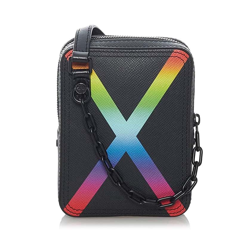Louis Vuitton Taiga Rainbow Danube Black Leather Good condition - Inside View