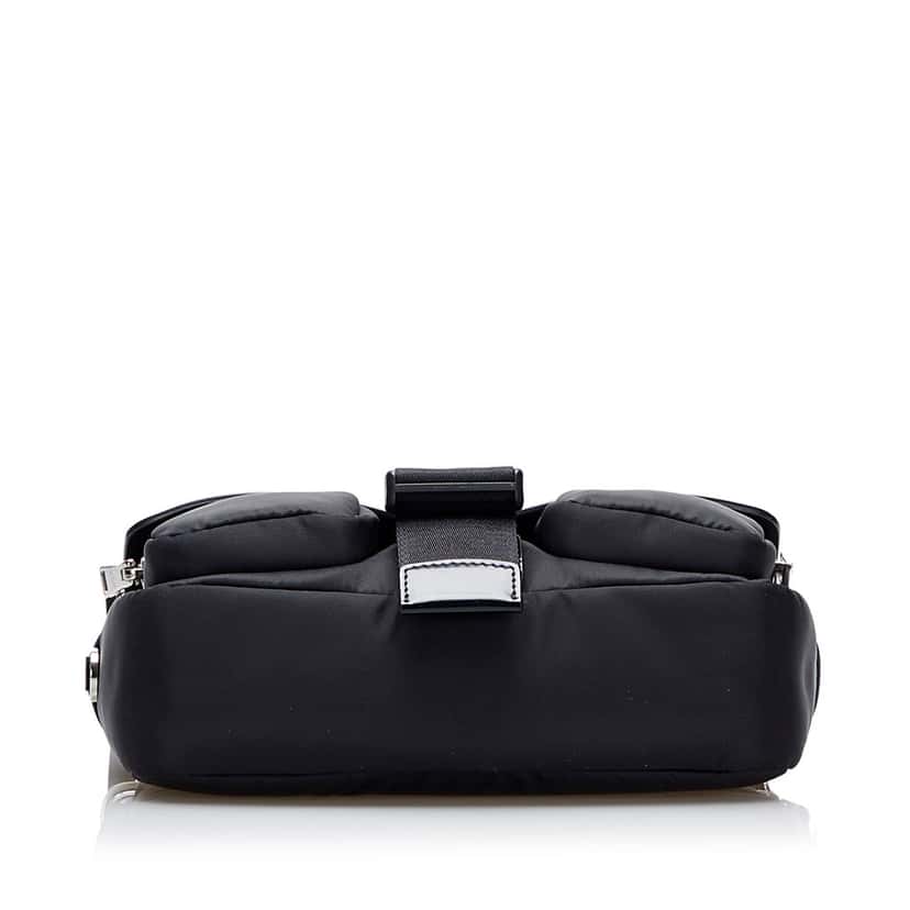 Prada Re-Nylon & Spazzolato Pocket Crossbody Black Good condition - Model View