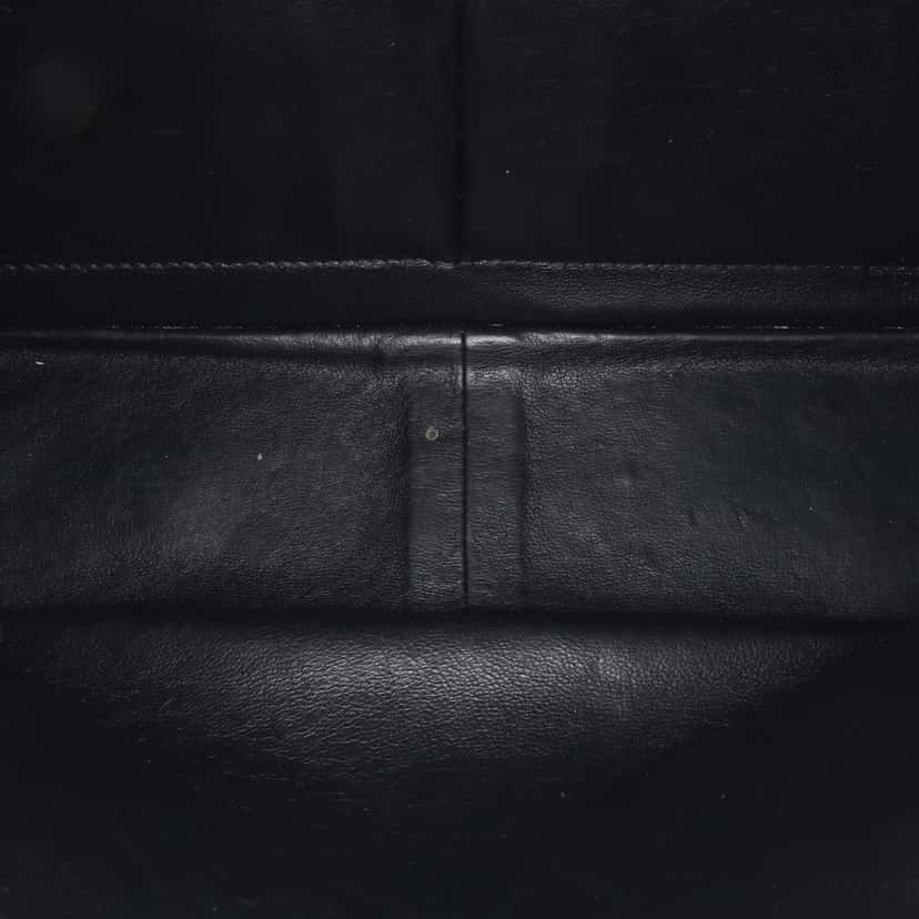 Chanel Jumbo Classic Patent Double Flap Black Leather Good condition - Model View
