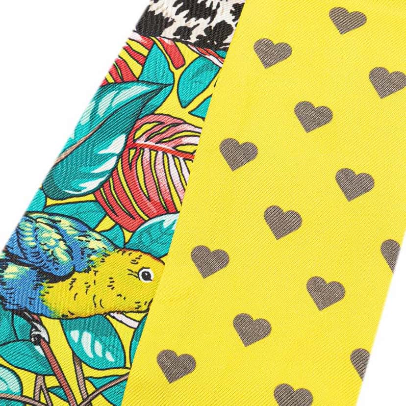 Hermès Jungle Love Silk Twilly Scarf Yellow Silk Good condition - Model View