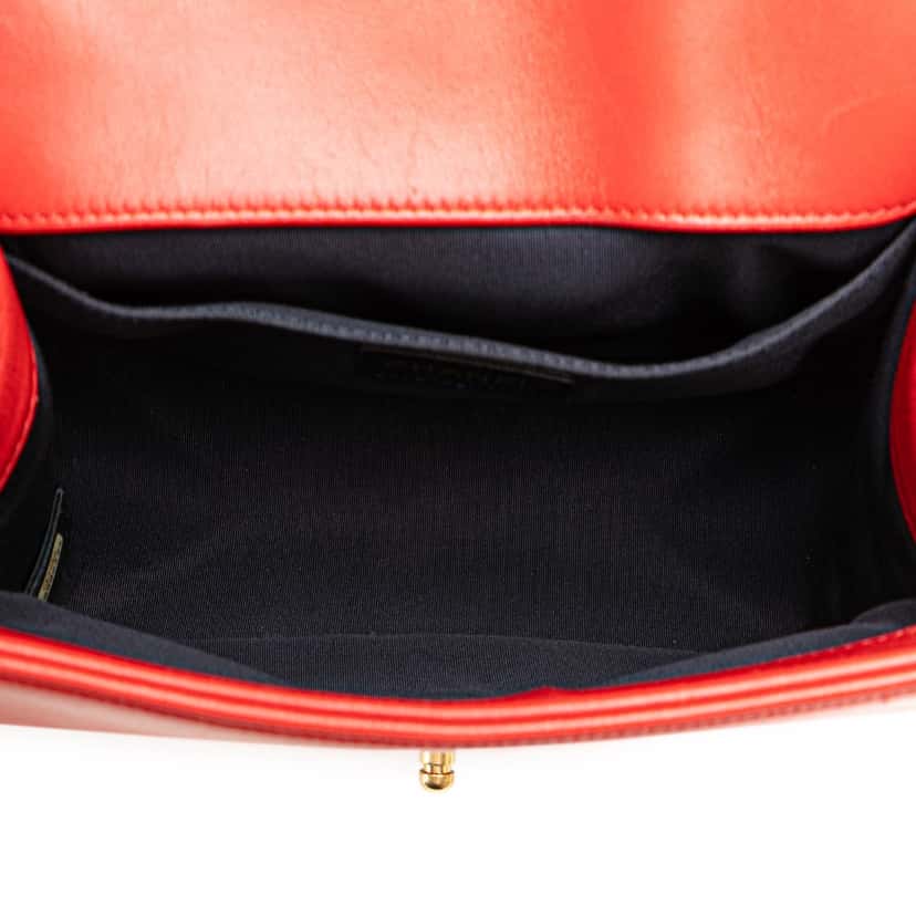 Chanel Old Medium Lambskin Embossed Cube Boy Flap Red Leather Good condition - Model View