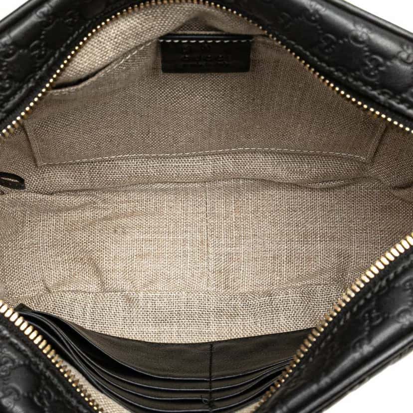 Gucci Microguccissima Bree Crossbody Black Leather Good condition - Model View