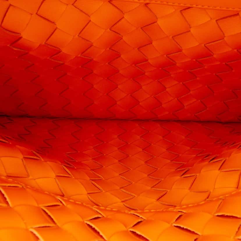Bottega Veneta Brushed Calfskin Intrecciato Cradle Fold Over Shoulder Bag Orange Leather Good condition - Model View