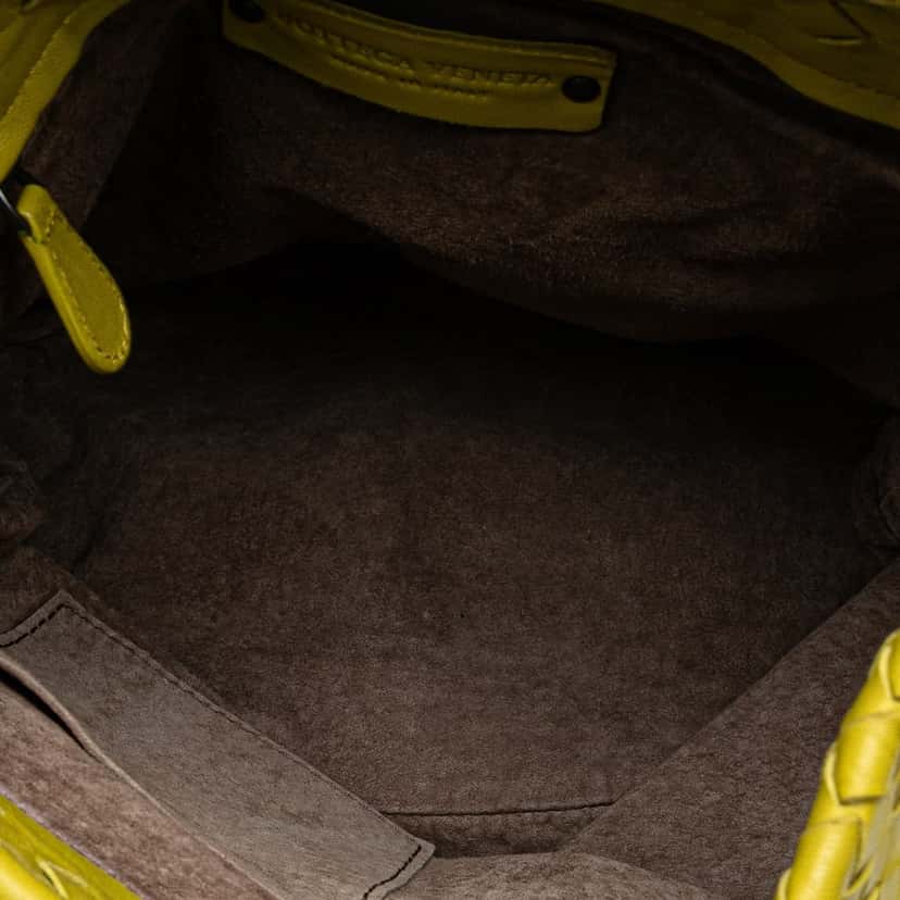 Bottega Veneta Nappa Intrecciato Bucket Bag Yellow Leather Very good condition - Model View