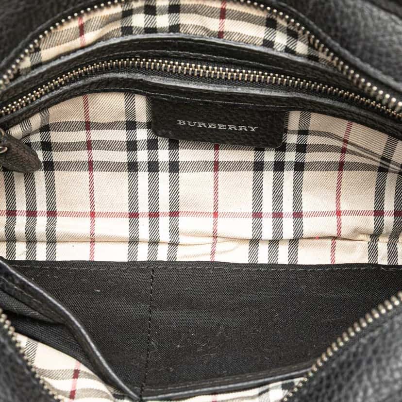 Burberry Leather Shoulder Bag Black Leather Good condition - Model View