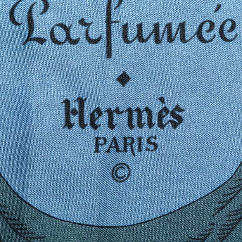 Hermès Huile Rafraichissante a L Usage de la Toilette Parfumee Silk Scarf Blue Silk Good condition - Inside View