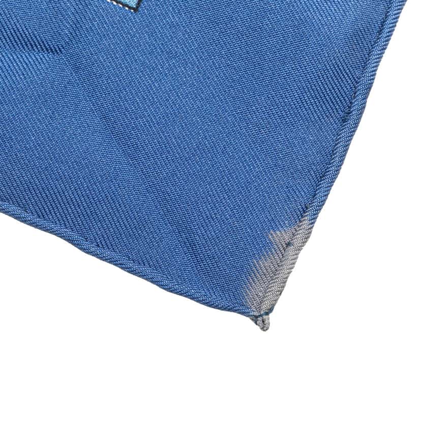 Hermès Huile Rafraichissante a L Usage de la Toilette Parfumee Silk Scarf Blue Silk Good condition - Box View