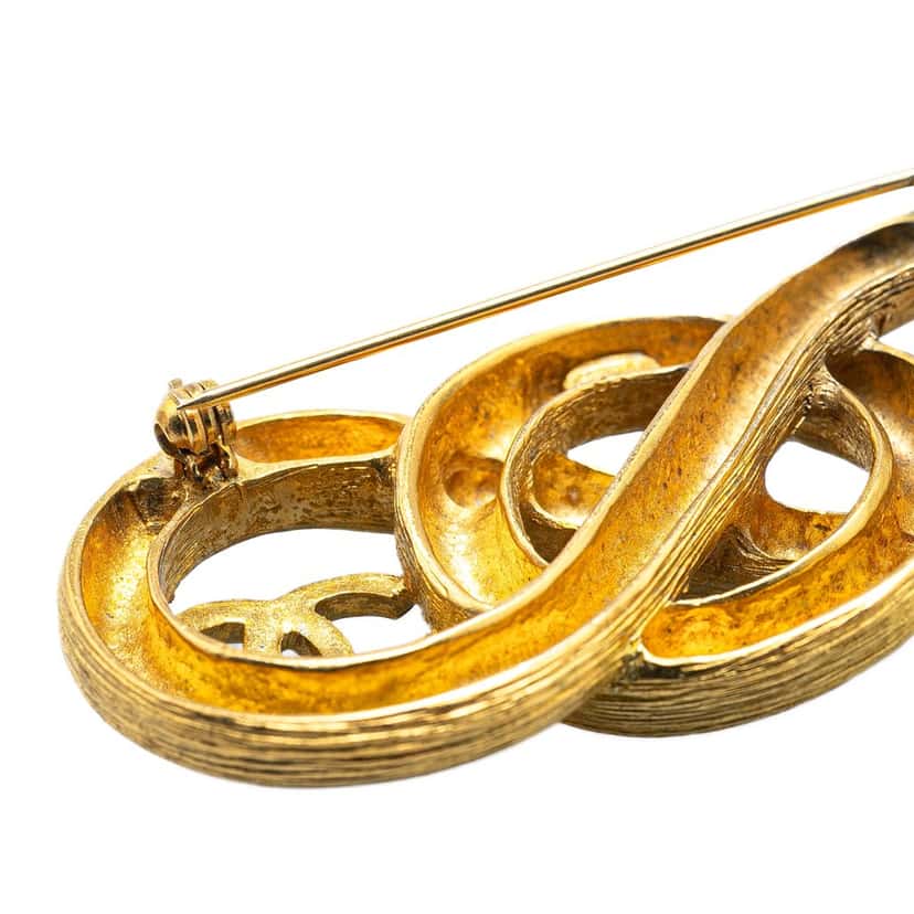 Chanel Gold Plated Infinity CC Brooch Gold Metal Good condition - Model View