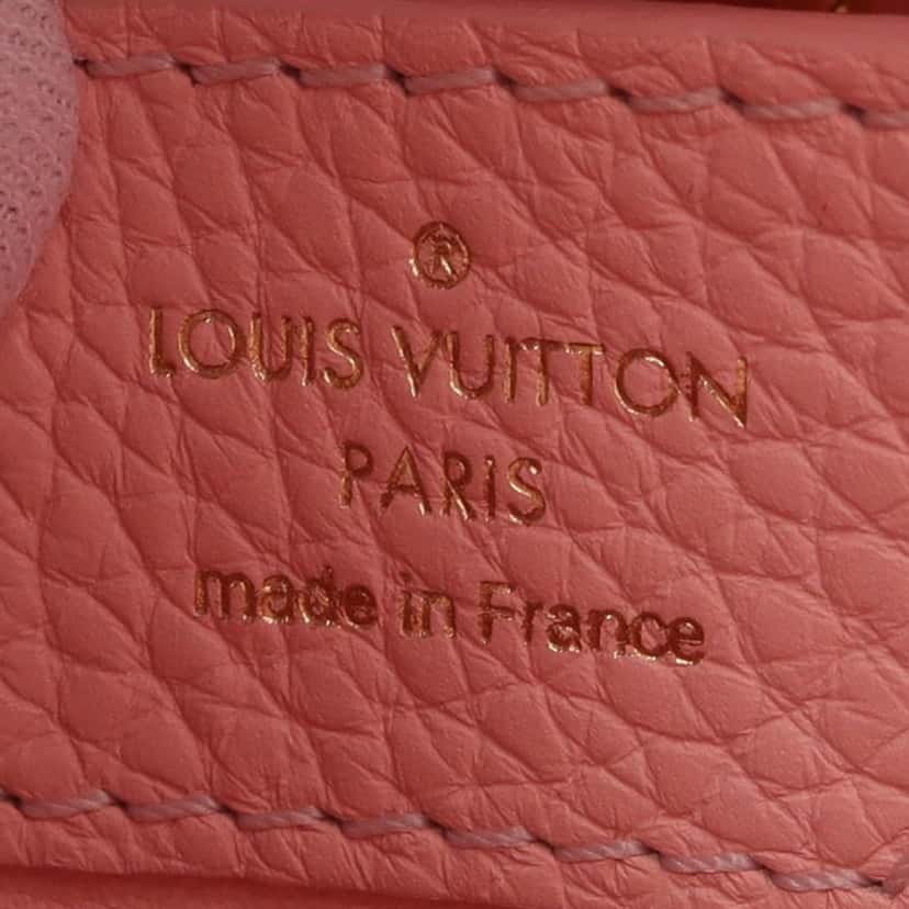 Louis Vuitton Taurillon Scrunchie Capucines BB Pink Leather Good condition - Model View