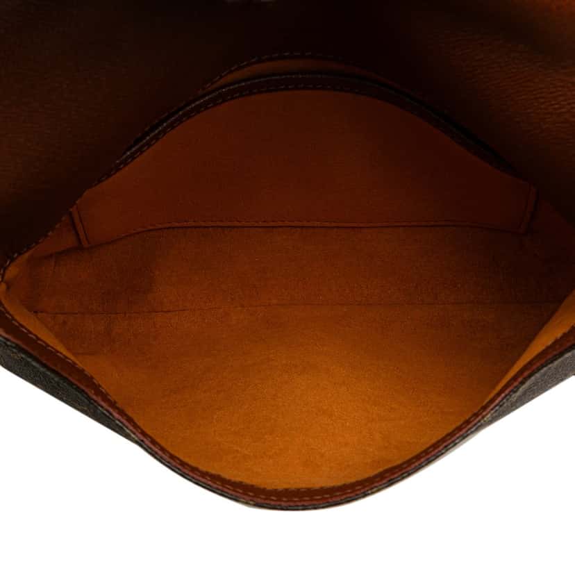 Louis Vuitton Monogram Musette Tango Short Strap Brown Canvas Good condition - Model View
