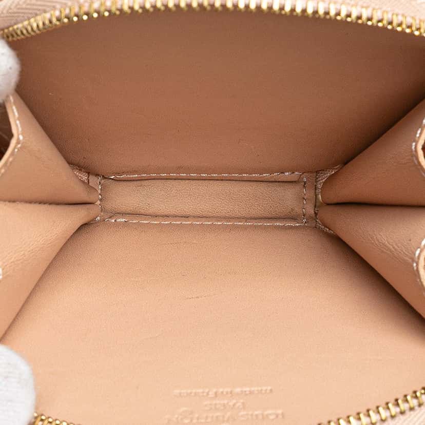 Louis Vuitton Monogram Vernis Round Coin Pouch Brown Leather Good condition - Model View