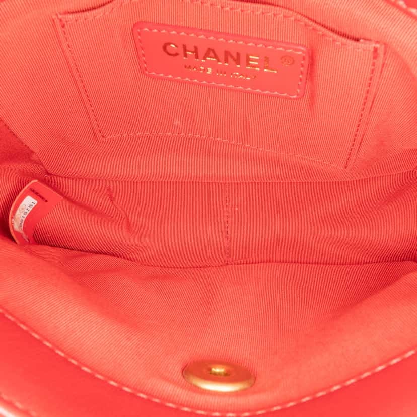 Chanel Mini Quilted Lambskin Soft Square Flap Red Leather Very good condition - Model View