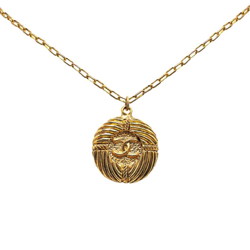 Chanel Gold Plated CC Round Pendant Necklace Gold Metal Good condition - Front View
