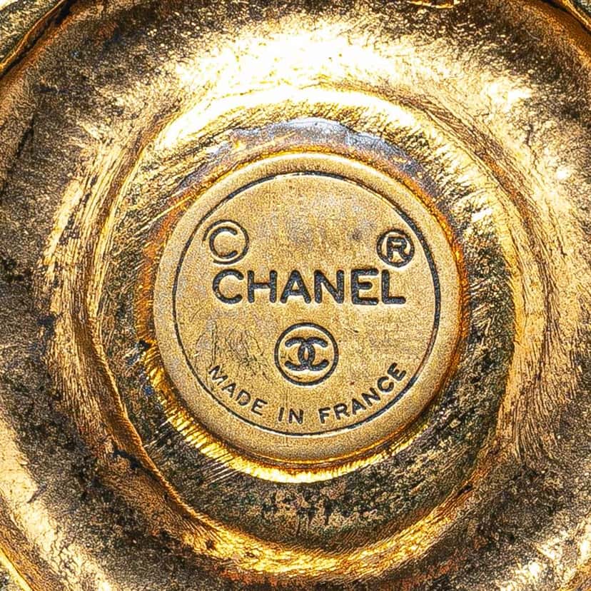 Chanel Gold Plated CC Round Pendant Necklace Gold Metal Good condition - Back View