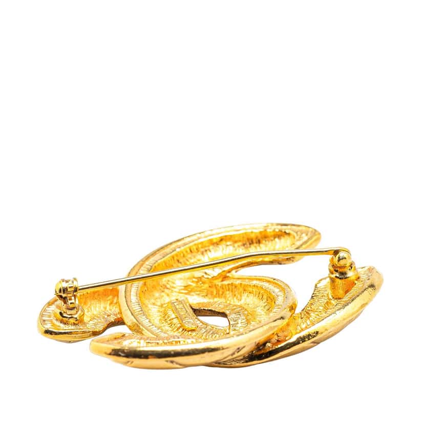 Chanel Gold Plated CC Quilted Brooch Gold Metal Good condition - Model View