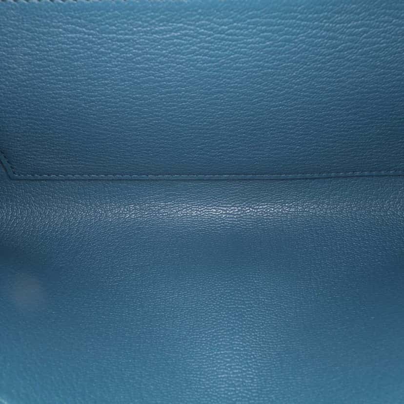 Hermès Tadelakt Medor Clutch 23 Blue Leather Good condition - Model View