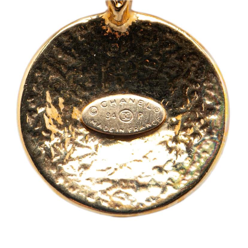 Chanel Gold Plated CC Round Medallion Pendant Necklace Gold Metal Good condition - Back View