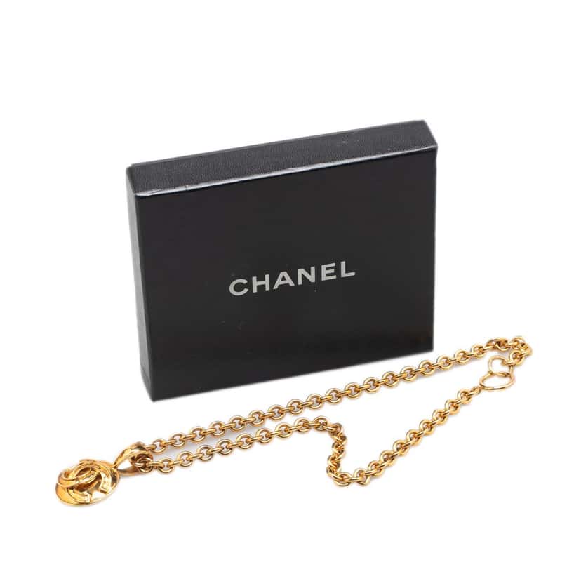 Chanel Gold Plated CC Round Medallion Pendant Necklace Gold Metal Good condition - Box View