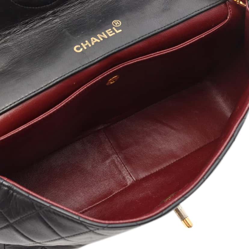 Chanel Medium CC Quilted Lambskin Single Flap Black Leather Good condition - Inside View