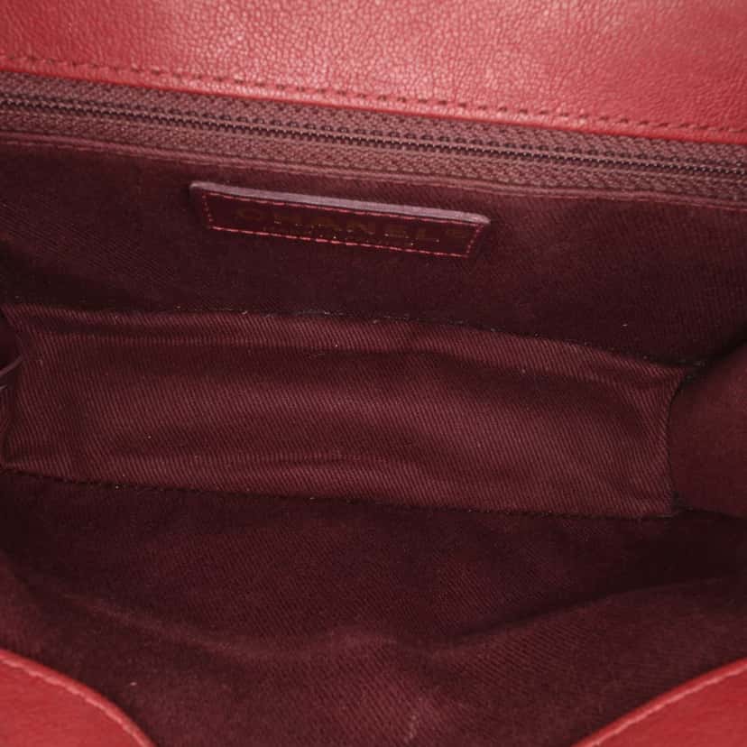 Chanel Medium Quilted Sheepskin Front Chain Flap Red Leather Good condition - Model View